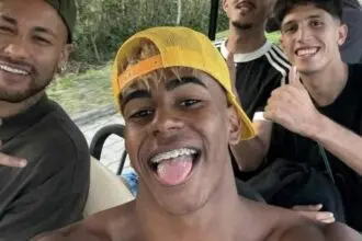 Lamine Yamal with Neymar