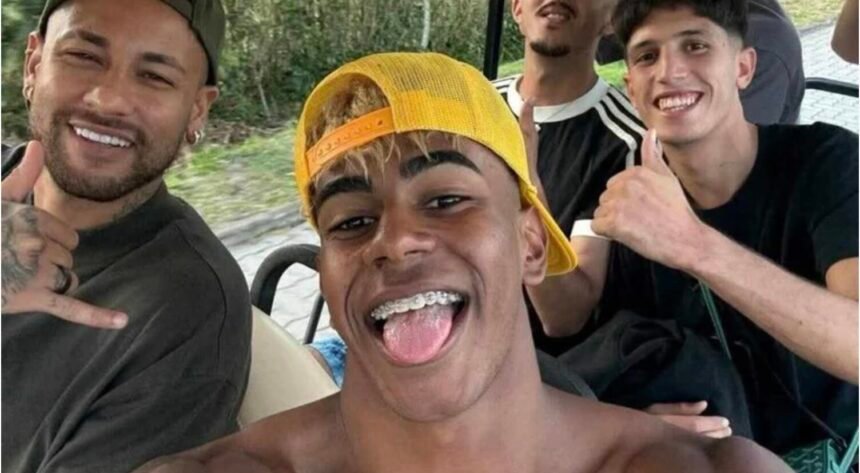 Lamine Yamal with Neymar