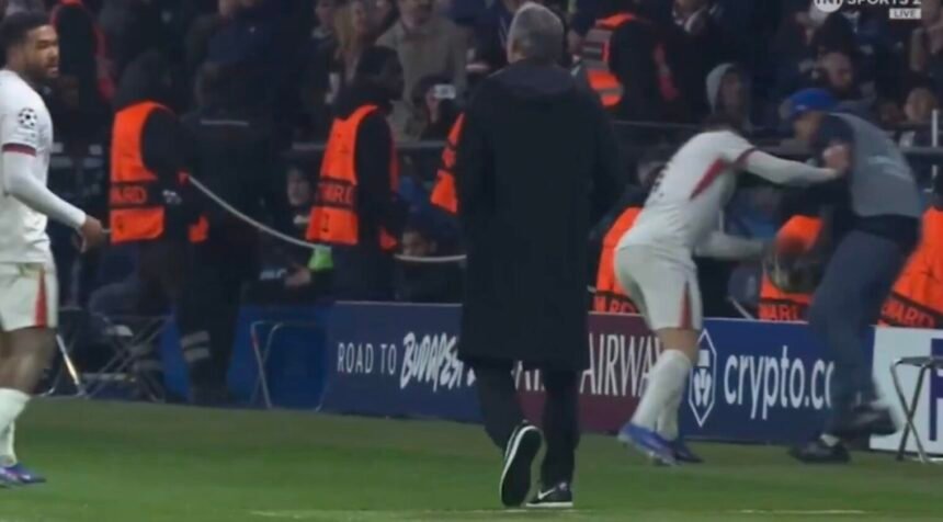 PSG vs Chelsea. Pedro Neto Pushes Ball Boy That Obeyed Luis Enrique's Order